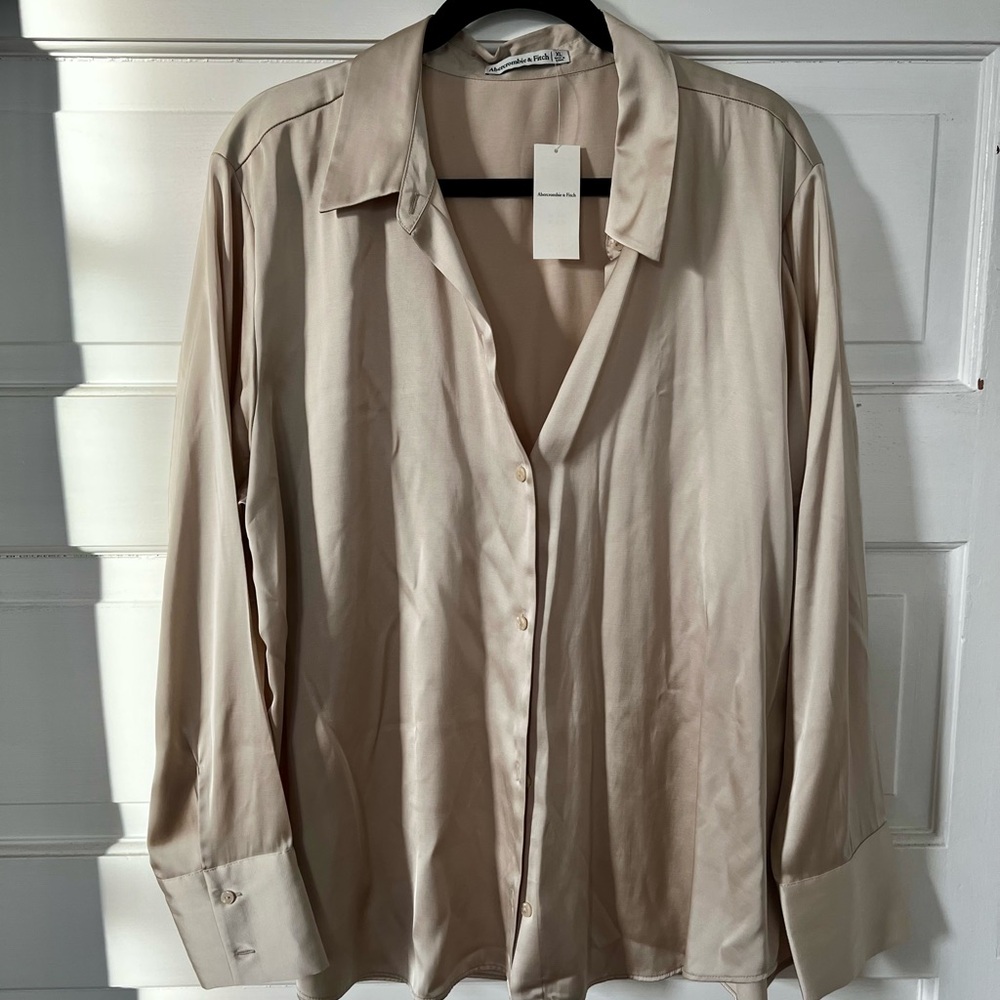 Abercrombie & Fitch Cream Satin Button-Up Shirt – XL – New with Tags